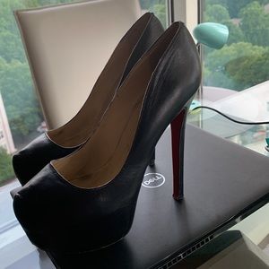 Red soled pumps size 41